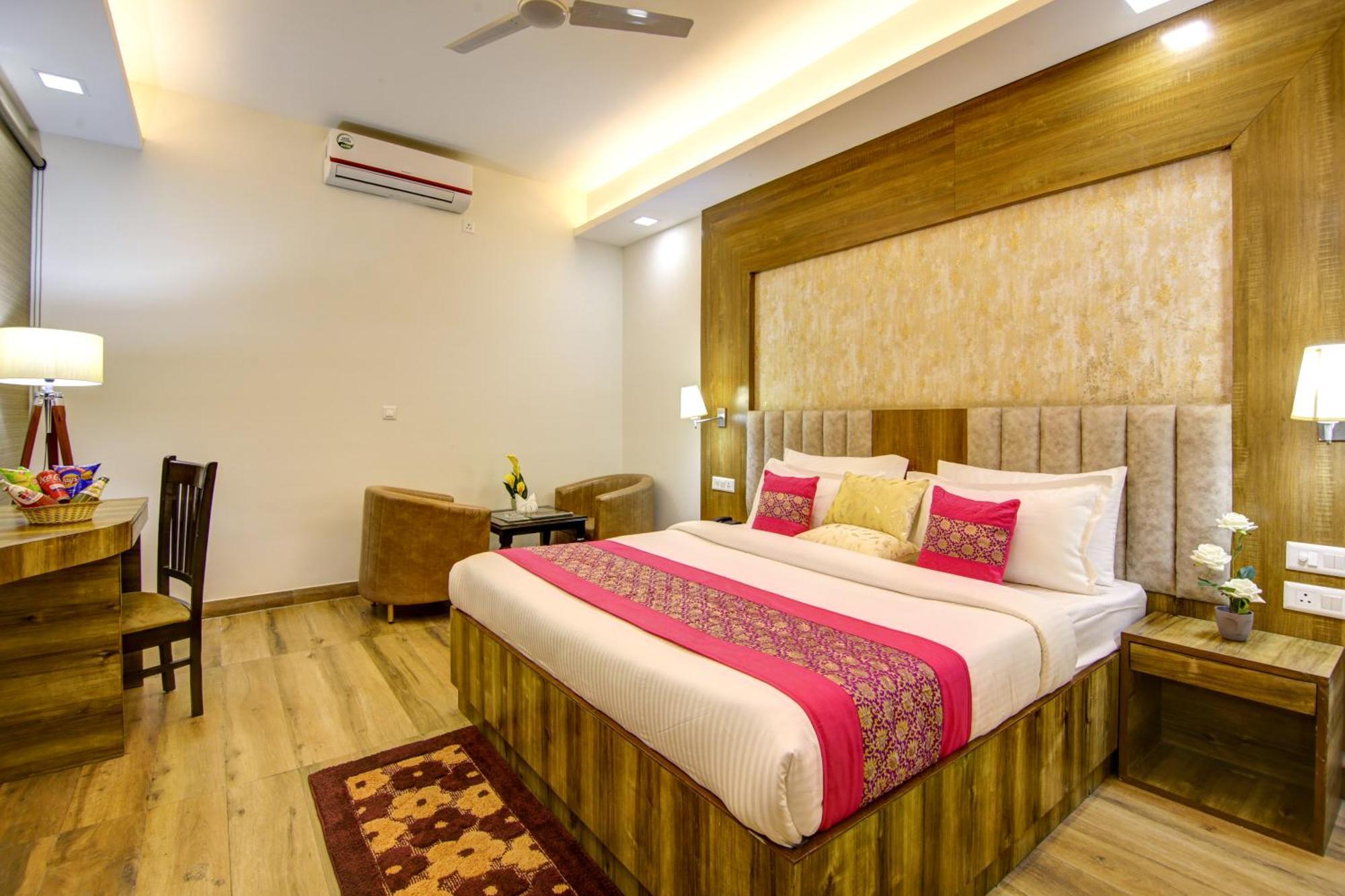 Hotel The Prithvi Near Delhi Airport Nuova Delhi Esterno foto