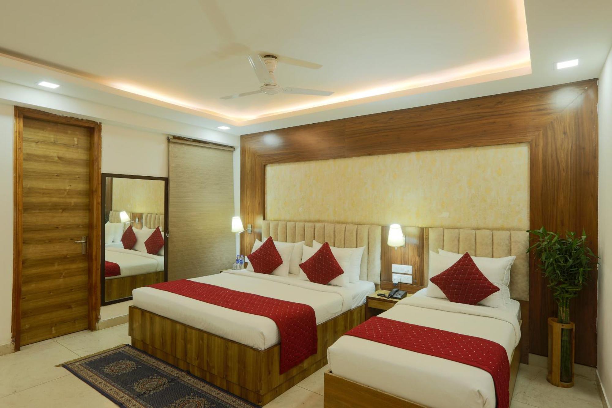 Hotel The Prithvi Near Delhi Airport Nuova Delhi Esterno foto