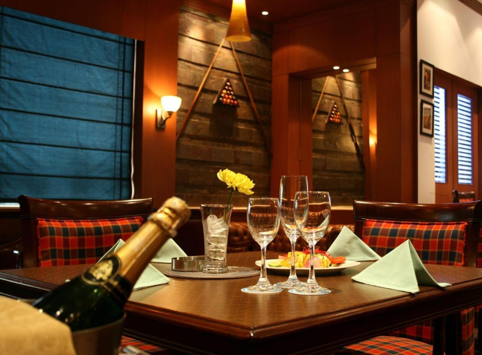 Hotel The Prithvi Near Delhi Airport Nuova Delhi Esterno foto